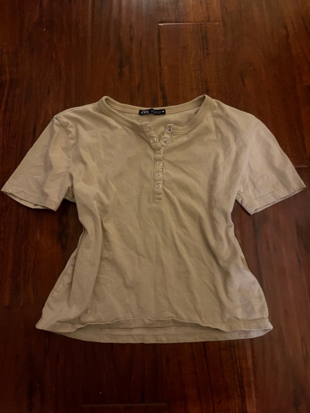 Y2K Zara Beige Snap-Front Short Sleeve Henley